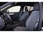 Volvo XC40 B3 Plus Black Edition - IntelliSafe Assist & Surround - 360º Camera - Harman/Kardon audio - Verwarmde voorstoelen & stuur - Parkeersensoren voor & achter - Elektr. bedienb. voorstoelen met geheugen links - Draadloze tel. lader - Extra getint glas - 20' LMV