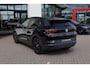 Volkswagen ID.4 Pro Limited Edition Plus 77 kWh 282PK / 210kW, LED Matrix IQ.Light, panoramadak, achteruitrijcamera, voorstoelen verwarmbaar met massagefunctie, dodehoekdetectie (Side Assist), Apple Carlay & Android Auto, draadloos telefoon laden, elektr. uitklapbare trekhaak, kyless Entry & Go, 19'' LMV 'Bergen'