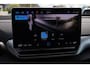 Volkswagen ID.4 Pro Limited Edition Plus 77 kWh 282PK / 210kW, LED Matrix IQ.Light, panoramadak, achteruitrijcamera, voorstoelen verwarmbaar met massagefunctie, dodehoekdetectie (Side Assist), Apple Carlay & Android Auto, draadloos telefoon laden, elektr. uitklapbare trekhaak, kyless Entry & Go, 19'' LMV 'Bergen'