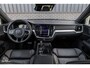 Volvo V60 2.0 T6 Recharge AWD R-Design Plug-in Hybrid | Panorama dak | Zwenkbare trekhaak | Memory |