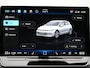 Volkswagen Golf 1.5 eHybrid Style 204 PK | LED Matrix IQ | Achteruitrijcamera | Navigatie Via Smartphone | Side Assist |