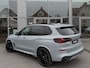BMW X5 xDrive50e 489pk M-Sportpakket M Brooklyn Grau Pano Skylounge Comf-Zetels H&K Tr-Haak VOL!