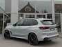 BMW X5 xDrive50e 489pk M-Sportpakket M Brooklyn Grau Pano Skylounge Comf-Zetels H&K Tr-Haak VOL!