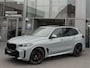 BMW X5 xDrive50e 489pk M-Sportpakket M Brooklyn Grau Pano Skylounge Comf-Zetels H&K Tr-Haak VOL!