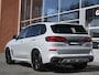 BMW X5 xDrive50e 489pk M-Sportpakket M Brooklyn Grau Pano Skylounge Comf-Zetels H&K Tr-Haak VOL!