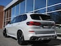 BMW X5 xDrive50e 489pk M-Sportpakket M Brooklyn Grau Pano Skylounge Comf-Zetels H&K Tr-Haak VOL!