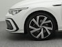 Volkswagen Golf R-Line 1.5 TSI 130 PK | LED Plus | Panoramadak | DCC | Trekhaak | Stuur & Stoelverwarming | Navigatie | 18 Inch |