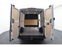 Volkswagen Crafter 35 2.0 TDI L3H2 DSG 3-Zits, Camera, Luchtvering, Trekhaak, Apple Carplay