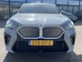 BMW IX2 xDrive30 67 kWh M-Sport Leder Elek Stoelen 360 Camera Iconic Glow Harman Kardon Head- Up Acc Keyless Shadow line Getint Glas