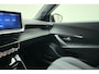 Peugeot 2008 1.2 Hybrid 145 Allure | Climate & Cruise Control | Parkeersensoren voor + achter | AppleCarplay/Android Auto |