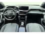 Peugeot 2008 1.2 Hybrid 145 Allure | Climate & Cruise Control | Parkeersensoren voor + achter | AppleCarplay/Android Auto |