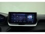 Peugeot 2008 1.2 Hybrid 145 Allure | Climate & Cruise Control | Parkeersensoren voor + achter | AppleCarplay/Android Auto |