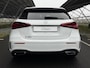Mercedes-Benz A-klasse 180 Business Solution AMG | Night | Panoramadak | Sfeerverlichting | Stoelverwarming | Parkeercamera |