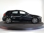 Mercedes-Benz A-klasse 180 Business Solution AMG | Panoramaschuifdak | Stoelverwarming | Achteruitrijcamera |  MULTIBEAM LED |