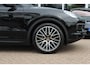 Porsche Cayenne Coupé 3.0 / 61.186 km! / Trekhaak / Camera / Panoramadak / Head-up / Luchtvering / Luxe Leder / Sportchrono / 21'' / Bose / Stuur+Stoelverwarming / Dodehoek / DAB / Cruise Control