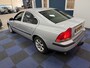 Volvo S60 2.4 / DEALER ONDERHOUDEN / AUTOMAAT / NETTE AUTO