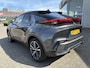 Toyota C-HR / C-HR+ PLUG-IN HYBRID 220 EXECUTIVE STOEL/STUURVERW BLIND-SPOT PARK-SENSOREN JBL-AUDIO EL-SPORTSTOELEN-MEMORY NAVI APPLE/ANDROID