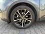 Toyota C-HR / C-HR+ PLUG-IN HYBRID 220 EXECUTIVE STOEL/STUURVERW BLIND-SPOT PARK-SENSOREN JBL-AUDIO EL-SPORTSTOELEN-MEMORY NAVI APPLE/ANDROID