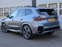 BMW X1 xDrive 23i 204pk 4Cilinder M-Sport - PANO - H&K - Memory - Dealer O.H. - Frozen Grey