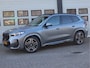 BMW X1 xDrive 23i 204pk 4Cilinder M-Sport - PANO - H&K - Memory - Dealer O.H. - Frozen Grey