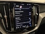 Volvo XC60 2.0 B5 R-Design / Massage / 360 camera / Luchtvering / Trekhaak / Harman&Kardon
