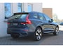 Volvo XC60 2.0 T6 Plug-in hybrid AWD Ultra Dark | Panoramadak | Voorin automatische verstelbare stoelen met geheugen | Dodehoek detectie | Trekhaak | 360 graden camera | Stoelverwarming voor- en achterin | Andriod Auto | Apple CarPlay