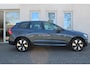 Volvo XC60 2.0 T6 Plug-in hybrid AWD Ultra Dark | Panoramadak | Voorin automatische verstelbare stoelen met geheugen | Dodehoek detectie | Trekhaak | 360 graden camera | Stoelverwarming voor- en achterin | Andriod Auto | Apple CarPlay