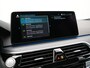 BMW 5-Serie Touring 530e M Sport PHEV 293pk Dealer O.H. | Panodak | Adaptive Cruise | 360 Camera | Harman / Kardon | Lederen Comfortzetels Memory & Verwarmd | Adaptive LED | Apple Carplay | Blis | Sfeerverlichting | Navigatie | DAB | Plug In Hybrid |