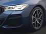 BMW 5-Serie Touring 530e M Sport PHEV 293pk Dealer O.H. | Panodak | Adaptive Cruise | 360 Camera | Harman / Kardon | Lederen Comfortzetels Memory & Verwarmd | Adaptive LED | Apple Carplay | Blis | Sfeerverlichting | Navigatie | DAB | Plug In Hybrid |