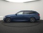 BMW 5-Serie Touring 530e M Sport PHEV 293pk Dealer O.H. | Panodak | Adaptive Cruise | 360 Camera | Harman / Kardon | Lederen Comfortzetels Memory & Verwarmd | Adaptive LED | Apple Carplay | Blis | Sfeerverlichting | Navigatie | DAB | Plug In Hybrid |
