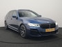 BMW 5-Serie Touring 530e M Sport PHEV 293pk Dealer O.H. | Panodak | Adaptive Cruise | 360 Camera | Harman / Kardon | Lederen Comfortzetels Memory & Verwarmd | Adaptive LED | Apple Carplay | Blis | Sfeerverlichting | Navigatie | DAB | Plug In Hybrid |