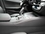 BMW 5-Serie Touring 530e M Sport PHEV 293pk Dealer O.H. | Panodak | Adaptive Cruise | 360 Camera | Harman / Kardon | Lederen Comfortzetels Memory & Verwarmd | Adaptive LED | Apple Carplay | Blis | Sfeerverlichting | Navigatie | DAB | Plug In Hybrid |
