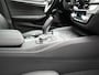 BMW 5-Serie Touring 530e M Sport PHEV 293pk Dealer O.H. | Panodak | Adaptive Cruise | 360 Camera | Harman / Kardon | Lederen Comfortzetels Memory & Verwarmd | Adaptive LED | Apple Carplay | Blis | Sfeerverlichting | Navigatie | DAB | Plug In Hybrid |