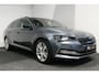 Skoda Superb Combi 1.4 TSI iV Business Edition / Elektr. verstelbare voorstoelen (links met memory) / Canton Sound System / Stoelverwarming voor & achter / Stuurwiel verwarming / Apple Carplay - Android Auto / Trekhaak (zwenkbaar) / Achteruitrijcamera / Dodehoek detectie / 18'' LMV