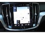 Volvo V60 2.0 T6 Twin Engine AWD Momentum Pro | Head-up display | Verwarmbaar stuurwiel | Verwarmbare voorstoelen en achterbank | 360 graden camera | Dode hoek herkenning | Adaptieve cruise controle | Keyless entrty |