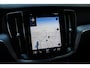 Volvo V60 2.0 T6 Twin Engine AWD Momentum Pro | Head-up display | Verwarmbaar stuurwiel | Verwarmbare voorstoelen en achterbank | 360 graden camera | Dode hoek herkenning | Adaptieve cruise controle | Keyless entrty |