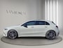 Mercedes-Benz A-klasse 180 AMG Line | Pano | Sfeer | Stoelverw. | Camera | Trekhaak Electrisch |