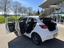 Mazda 2 1.5 Skyactiv-G Luxury | AUTOMAAT | AIRCO | CARPLAY | CRUISE | LANE ASSIST | NAVI | PDC ACHTER | STOELVERW.
