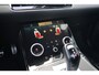 Land Rover Range Rover Evoque P300e PHEV AWD Dynamic SE | Voorstoelen verwarmd | Elektrische trekhaak |