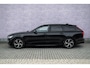 Volvo V90 2.0 T8 Plug-in Hybrid AWD R-Design | PHEV | Trekhaak | Panoramadak | Head-up Display | Harman Kardon Audio | 360 Graden Camera | Elektrisch Verstelbare Voorstoelen | Keyless Entry | BLIS | Cruise Control Adaptief | Navigatie | Apple Carplay | Android Auto