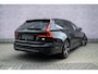 Volvo V90 2.0 T8 Plug-in Hybrid AWD R-Design | PHEV | Trekhaak | Panoramadak | Head-up Display | Harman Kardon Audio | 360 Graden Camera | Elektrisch Verstelbare Voorstoelen | Keyless Entry | BLIS | Cruise Control Adaptief | Navigatie | Apple Carplay | Android Auto