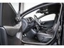 Volvo V40 T3 R-Design | Trekhaak | Parkeercamera | Navigatie | Parkeersensoren voor + achter | Stoelverwarming | 17'' Lichtmetalen velgen | Dealer onderhouden | All Season banden |