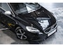 Volvo V40 T3 R-Design | Parkeercamera | Navigatie | Parkeersensoren voor + achter | Stoelverwarming | 17'' Lichtmetalen velgen | Dealer onderhouden | Trekhaak | All Season banden |