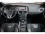 Volvo V40 T3 R-Design | Trekhaak | Parkeercamera | Navigatie | Parkeersensoren voor + achter | Stoelverwarming | 17'' Lichtmetalen velgen | Dealer onderhouden | All Season banden |