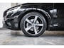 Volvo V40 T3 R-Design | Parkeercamera | Navigatie | Parkeersensoren voor + achter | Stoelverwarming | 17'' Lichtmetalen velgen | Dealer onderhouden | Trekhaak | All Season banden |