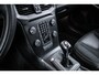 Volvo V40 T3 R-Design | Trekhaak | Parkeercamera | Navigatie | Parkeersensoren voor + achter | Stoelverwarming | 17'' Lichtmetalen velgen | Dealer onderhouden | All Season banden |