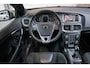 Volvo V40 T3 R-Design | Parkeercamera | Navigatie | Parkeersensoren voor + achter | Stoelverwarming | 17'' Lichtmetalen velgen | Dealer onderhouden | Trekhaak | All Season banden |