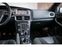 Volvo V40 T3 R-Design | Trekhaak | Parkeercamera | Navigatie | Parkeersensoren voor + achter | Stoelverwarming | 17'' Lichtmetalen velgen | Dealer onderhouden | All Season banden |