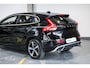 Volvo V40 T3 R-Design | Parkeercamera | Navigatie | Parkeersensoren voor + achter | Stoelverwarming | 17'' Lichtmetalen velgen | Dealer onderhouden | Trekhaak | All Season banden |
