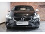 Volvo V40 T3 R-Design | Trekhaak | Parkeercamera | Navigatie | Parkeersensoren voor + achter | Stoelverwarming | 17'' Lichtmetalen velgen | Dealer onderhouden | All Season banden |